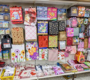 Geschenktüten und Schreibwaren